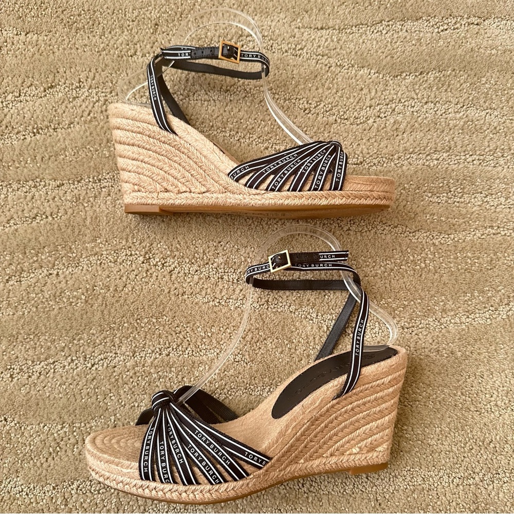 NEW Tory Burch Ribbon Strappy Wedge Espadrille Platform Sandals Navy Cream Tan 9 - Picture 4 of 16